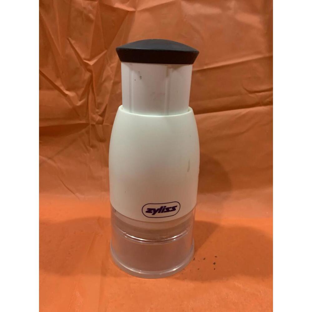 Zyliss Food Chopper Rotating Stainless Steel Blades Made in Switzerland